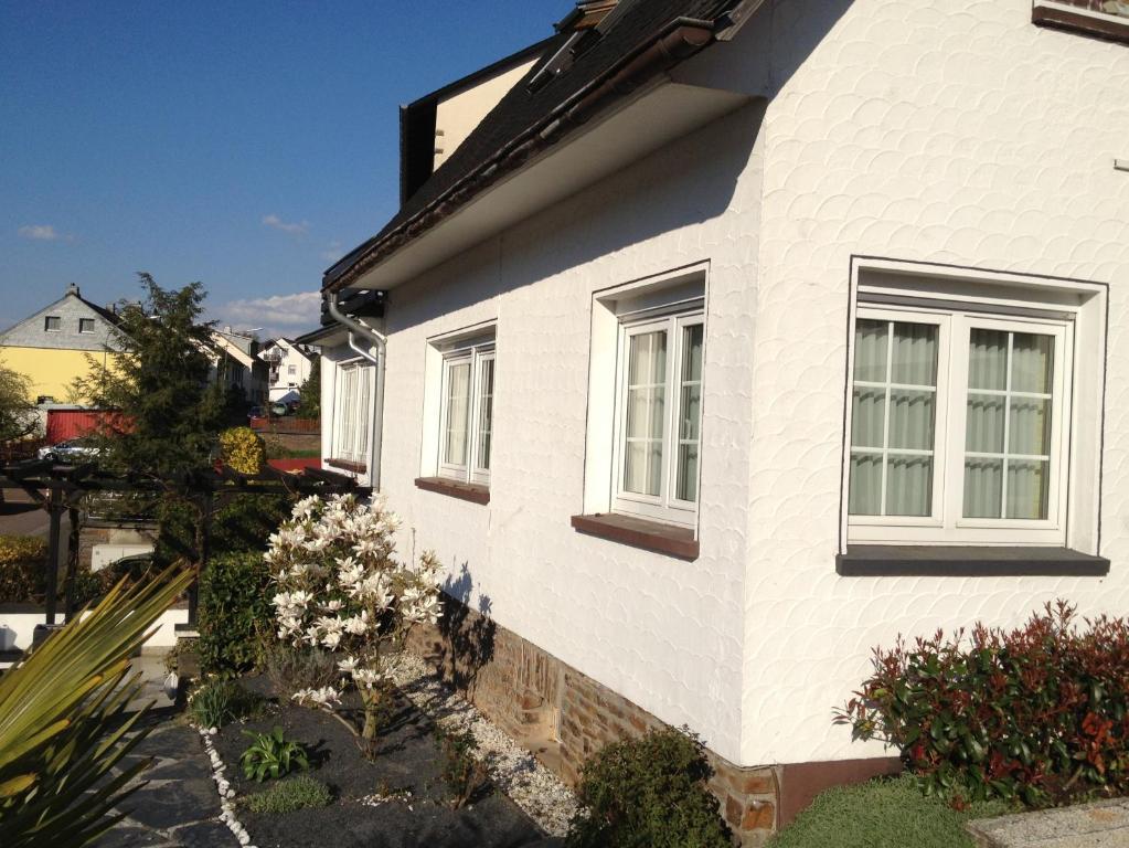 Haus Uebernachtenswert Cochem Mosel Apartment Ngoại thất bức ảnh